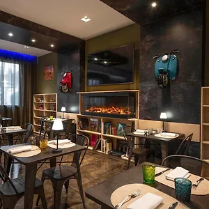 4* Hotel H10